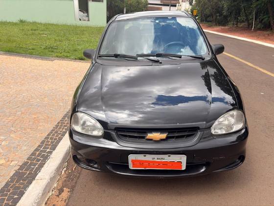 CHEVROLET CLASSIC 1.0 MPFI LIFE 8V FLEX 4P MANUAL CHEVROLET CLASSIC 1.0 MPFI LIFE 8V FLEX 4P MANUAL